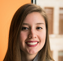 Photographie de Victoria Lawson, responsable des finances au sein d'une entreprise majeure du secteur du trading financier